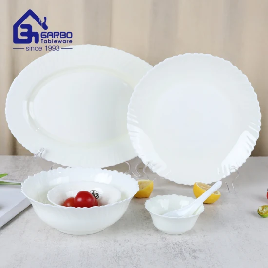 Vaisselle en verre opale Ventes chaudes Assiette plate 10,5 pouces Assiette alimentaire de couleur laiteuse Usage domestique Vaisselle Chine Fournisseur Assiettes bon marché